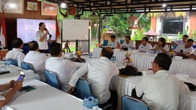Pejabat Pemkab Jembrana Dilatih Bahasa Inggris