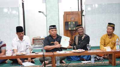 Bupati Tamba Serahkan Hibah Tanah Untuk Masjid Al Hijrah BB Agung