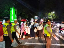 Personil Polsek Kuta Lakukan Pengamanan Untuk Takbiran Keliling Menjelang Hari Raya Idul Adha