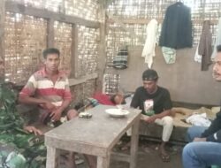 Hari Libur Dimanfaatkan Babinsa Untuk Melakukan Komsos Bersama Warga Di Desa Binaan