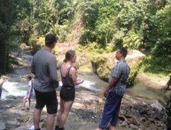 Babinsa Pantau Obyek Wisata  Air Terjun yang ada di Wilayah Binaan