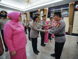 Bapak Jendral Listyo Sigit Prabowo Menyematkan Tanda Kehormatan Bintang Bhayangkara Pratama Ke-22 Pati Polri