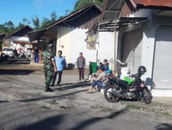 Cek Keamanan Dan Harga Sembako, Babinsa Turun Ke Pasar Tradisional