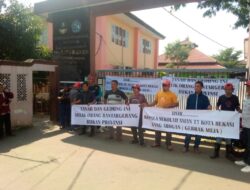 Aksi Protes Warga Bantar Gebang Di SMAN 15 Terkait PPDB.