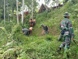 Peduli Keberadaan Kesehatan Lingkungan Pesraman, Danramil Bangli Ajak Anggotanya Karya Bhakti