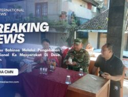 Komsos Babinsa Melalui Pengobatan Tradisional Ke Masyarakat Di Desa Binaan