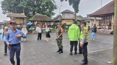 Babinsa Atensi Obyek Wisata Penglipuran, Jelang Hari Raya Galungan Guna Terjaganya Kondusifitas Wilayah