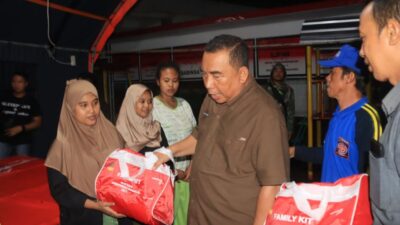 Bupati Tamba Salurkan Bantuan Warga Terdampak Banjir Pengambengan