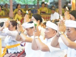 Bupati Tamba Hadiri Piodalan Pura Dangkahyangan Gede Perancak
