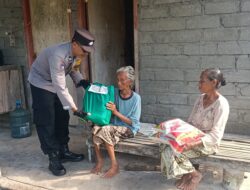 Sinergi Dengan KRJ, Bhabinkamtibmas Salurkan Paket Sembako Kepada Lansia