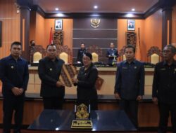 Rapat Paripurna DPRD Jembrana Resmi Tetapkan Dua Ranperda Menjadi Perda: Fokus Pada Pembangunan dan Pendidikan untuk Masa Depan yang Lebih Baik