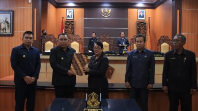Rapat Paripurna DPRD Jembrana Resmi Tetapkan Dua Ranperda Menjadi Perda: Fokus Pada Pembangunan dan Pendidikan untuk Masa Depan yang Lebih Baik