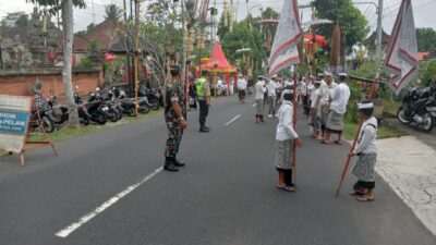 Babinsa Bantu Kelancaran Melasti Warga Binaan Dengan Memberikan Pelayanan Yang Maksimal