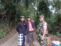 Babinsa Koramil 03/Tembuku Laksanakan Pengamaan Persembahyangan Hari Raya Kuningan