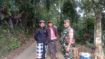 Babinsa Koramil 03/Tembuku Laksanakan Pengamaan Persembahyangan Hari Raya Kuningan