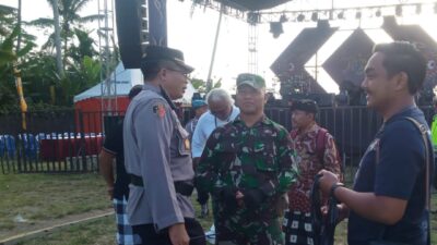 Danramil Bersama Anggota dan Kepolisian Serta Pecalang Melaksanakan Pengamanan Konser Musik