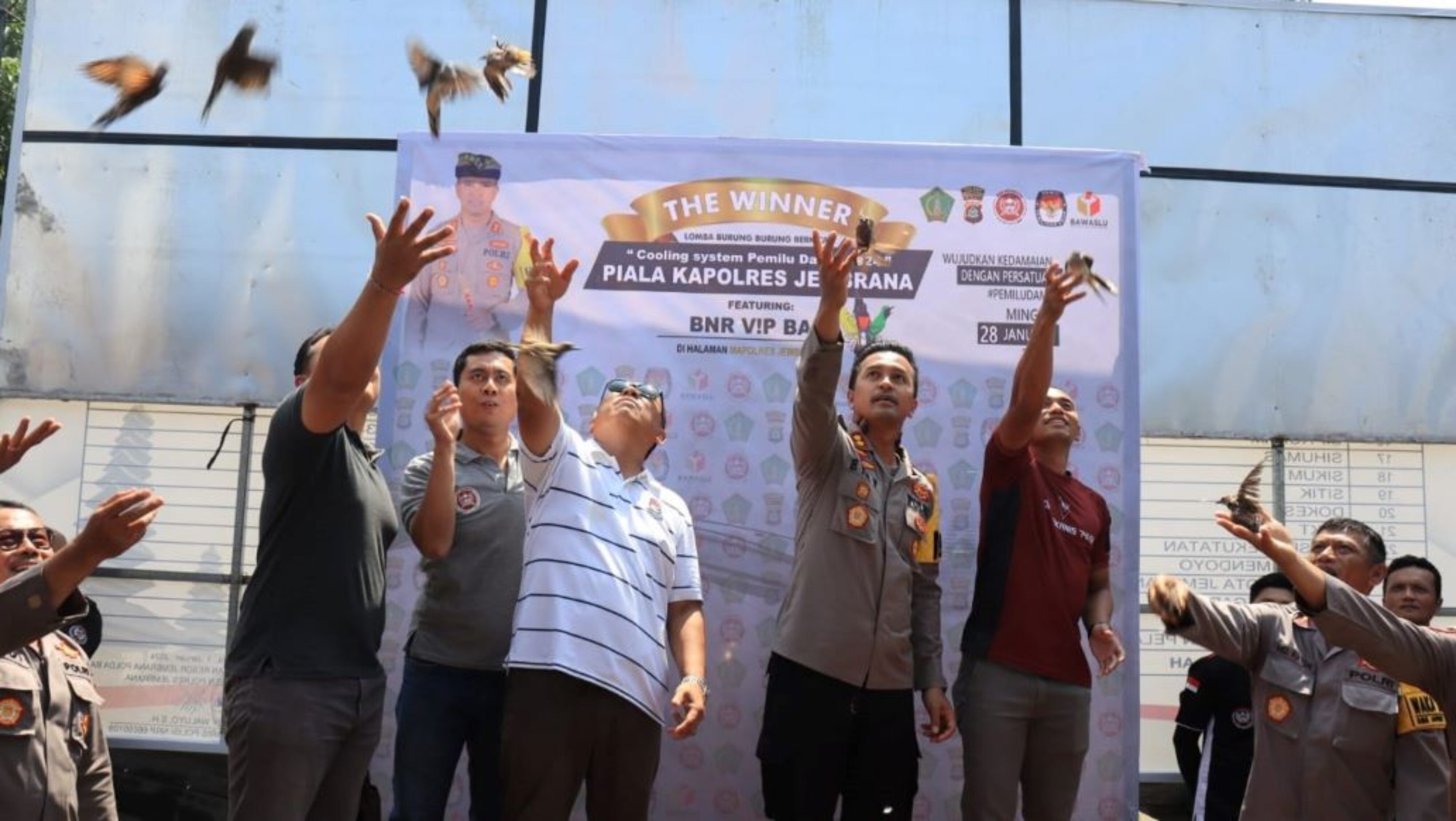 Jelang Pemilu, Ratusan Kicau Mania Bersaing Pada Kapolres Cup Tahun 2024 di Jembrana