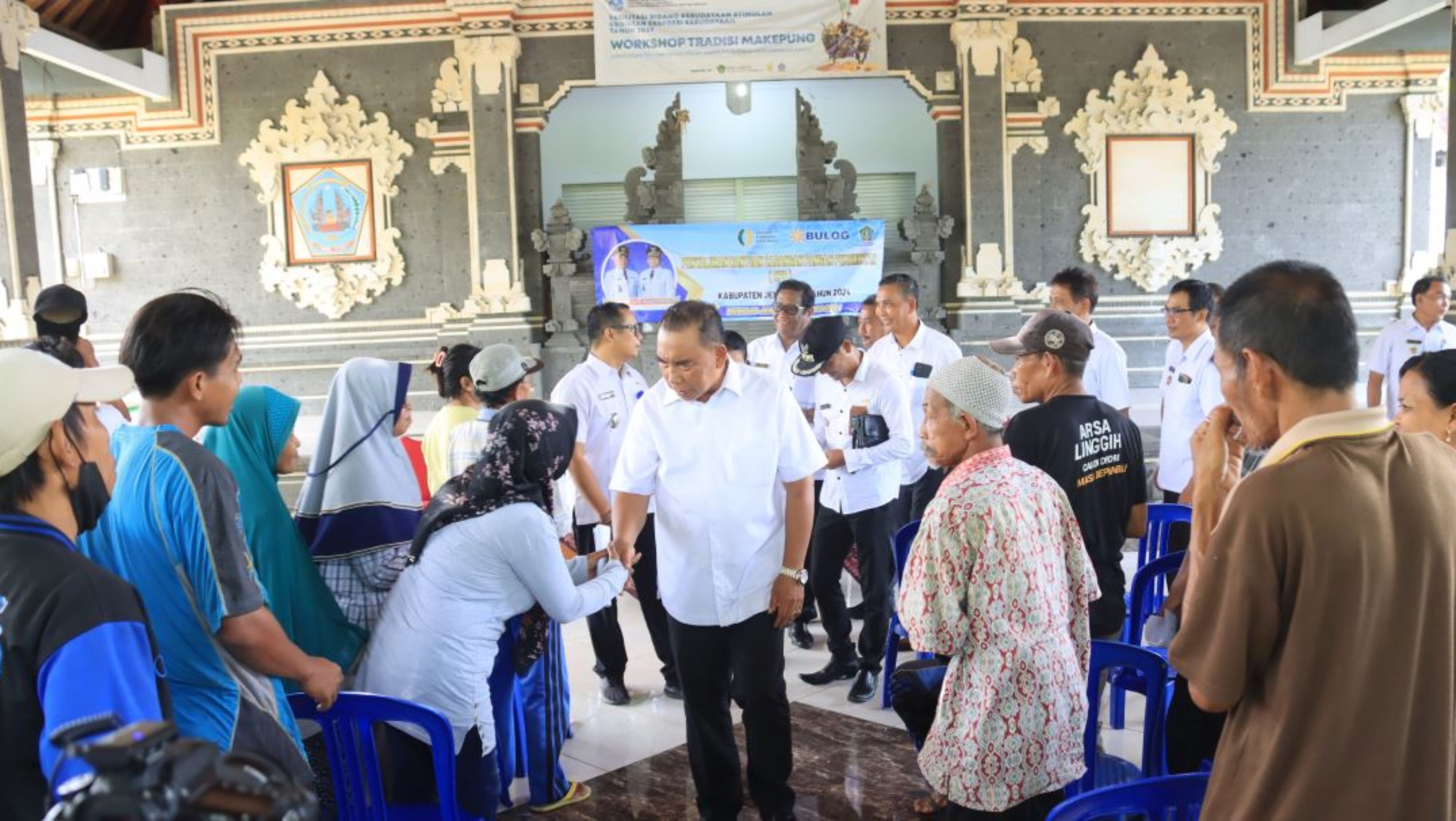 Kini Giliran Kecamatan Melaya Mendapat Bantuan Beras Cadangan Pangan Pemerintah