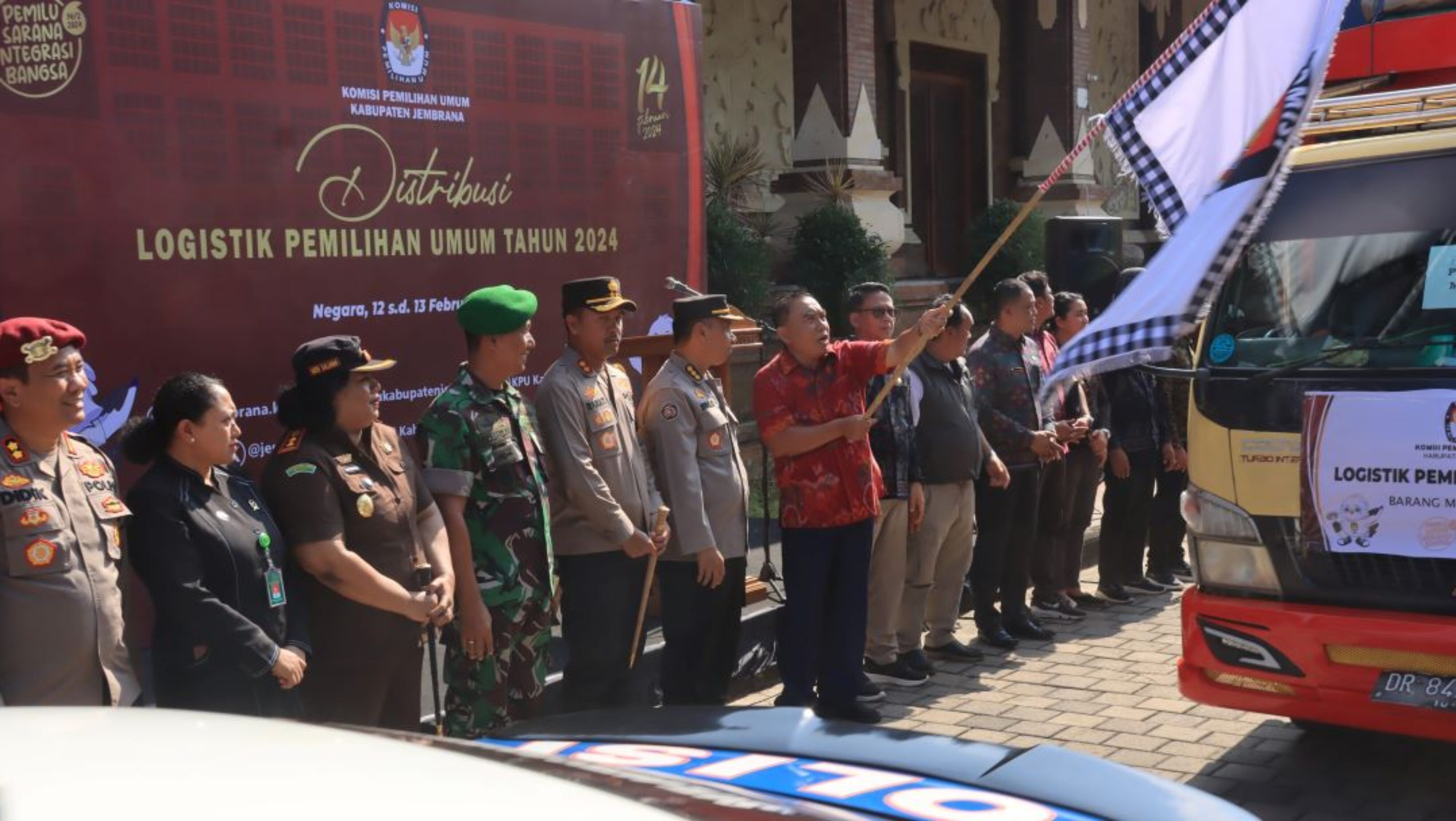 Bupati Tamba Lepas Distribusi Logistik Pemilu Tahun 2024