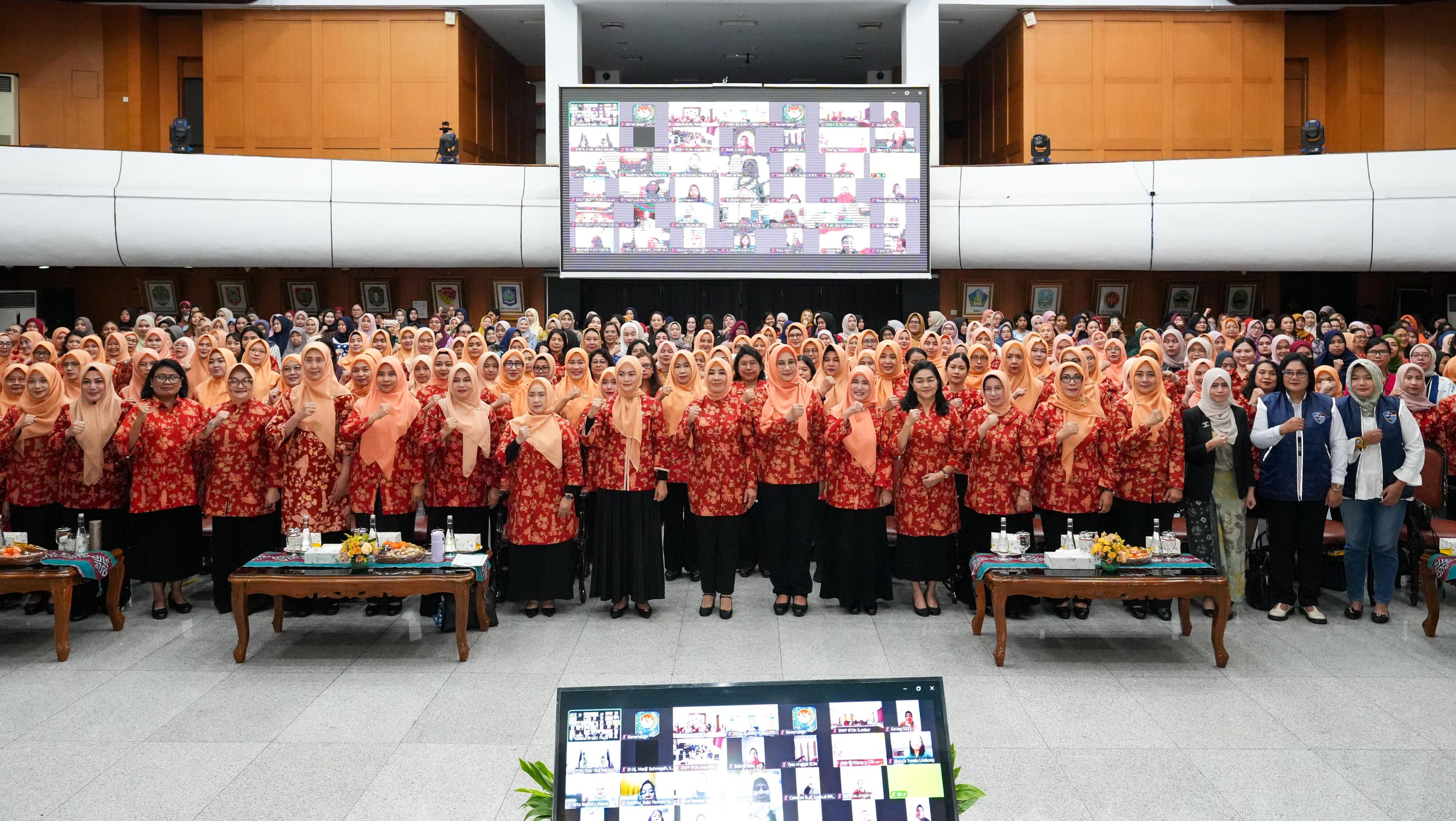 Tri Tito Karnavian Imbau Anggota DWP Kemendagri Bijak Bermedia Sosial