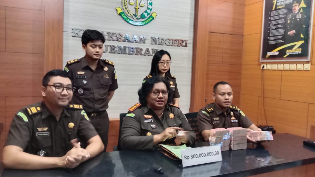 Difasilitasi Kejari Jembrana, Terdakwa Korupsi LPD Yehembang Kauh Kembalikan Rp 300 Juta, Sidang Berlanjut