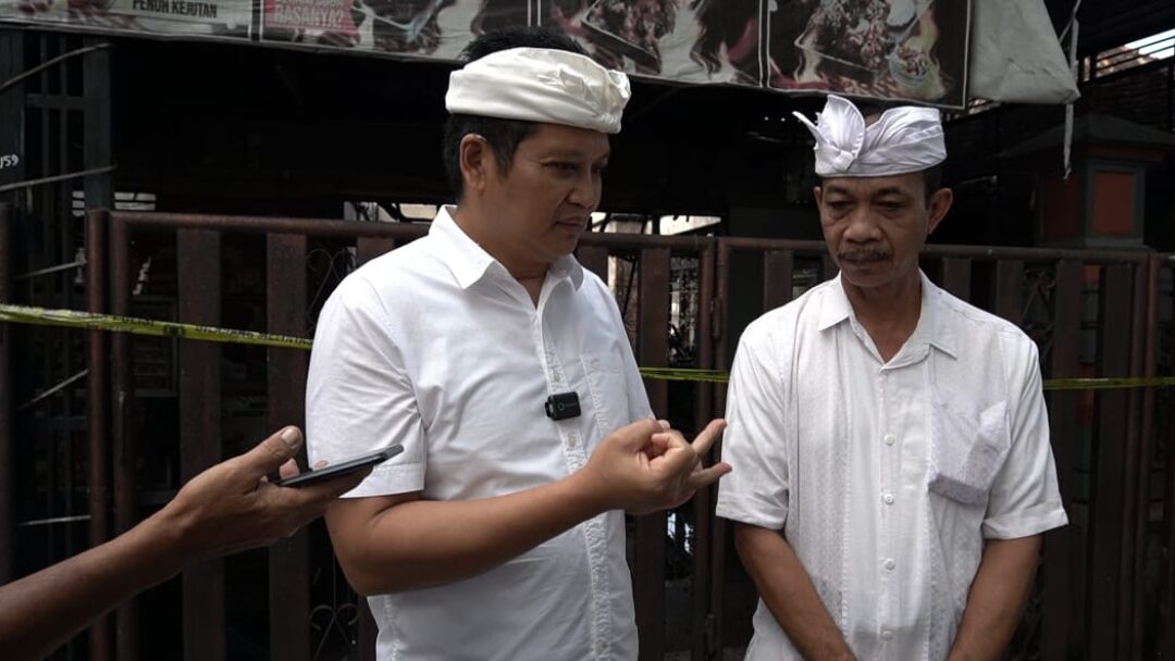 Pastikan Regu Damkar Sigap Tangani Kebakaran ,  Bupati Kembang  Meninjau Langsung Ke Tempat Kejadian Kebakaran