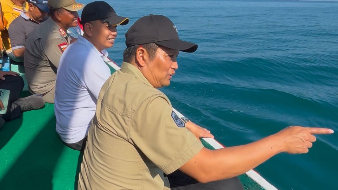 Belasan Perahu Hias Meriahkan Tradisi Petik Laut Di Pengambengan