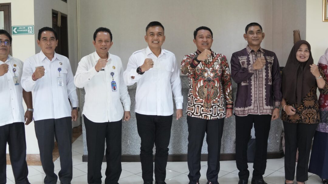Wabup Ipat Terima Kunjungan Bupati Lampung Barat, Bahas Penguatan Program Pendidikan Dan Kesehatan