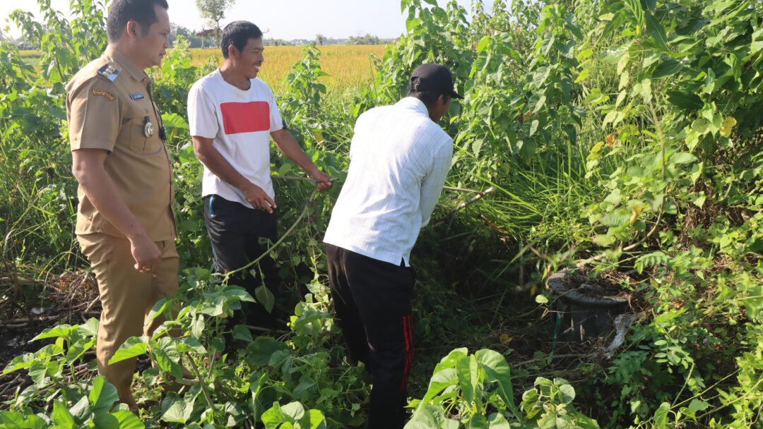 Bupati Kembang Hartawan Sidak Sumur Bor