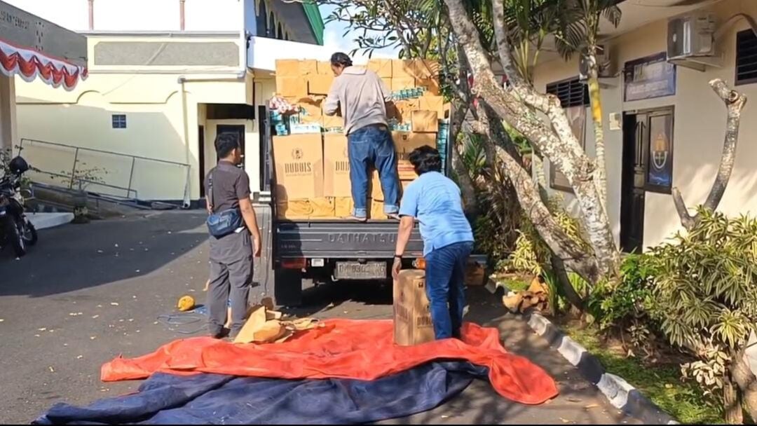 Polres Jembrana Amankan Ribuan Bungkus Rokok Ilegal, Diduga Milik Residivis Kasus BBM