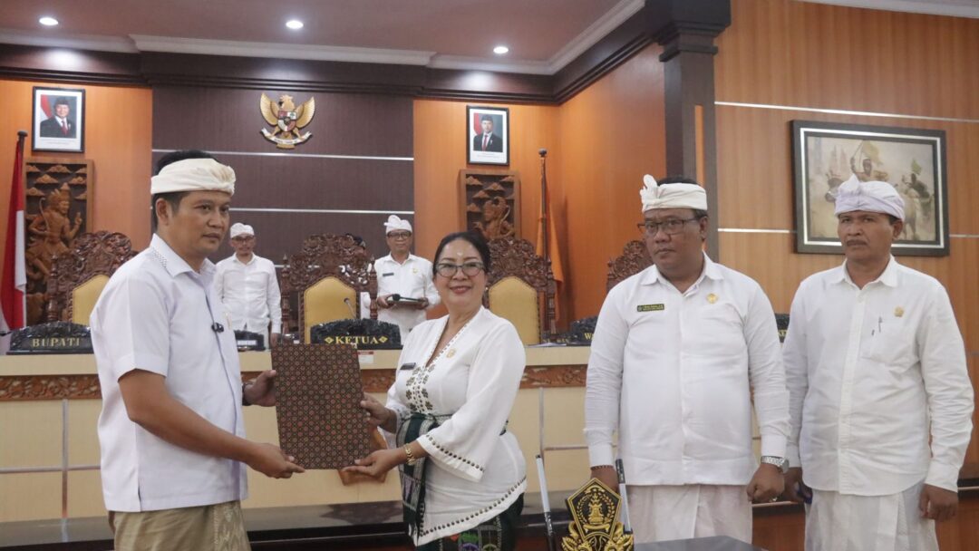 DPRD Jembrana Tetapkan Tiga Perda Strategis, Perkuat Reformasi, Lingkungan, Dan Ketenagakerjaan