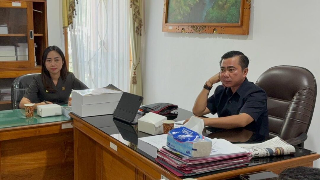 Evaluasi Pengelolaan Sentra Tenun, Komisi II DPRD Jembrana Gelar Rapat Kerja